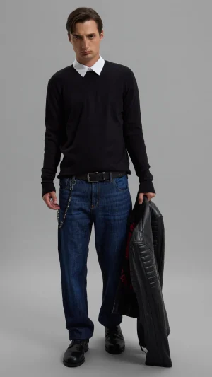 Sweater Garage Road 01