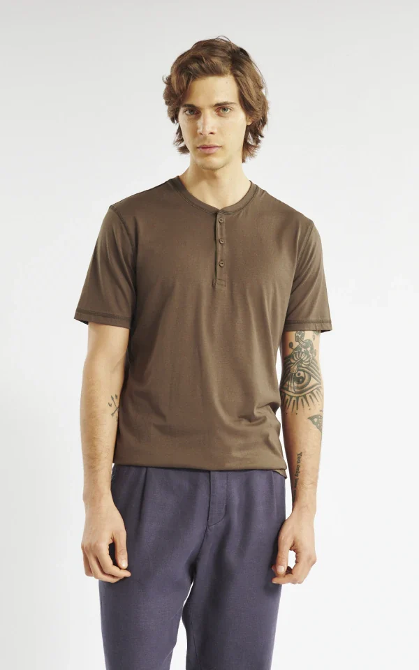 Remera Henley Pop